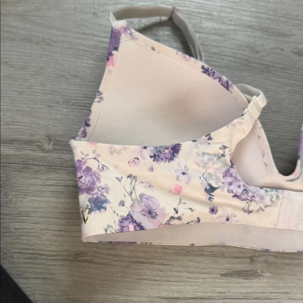 Women’s push up bra